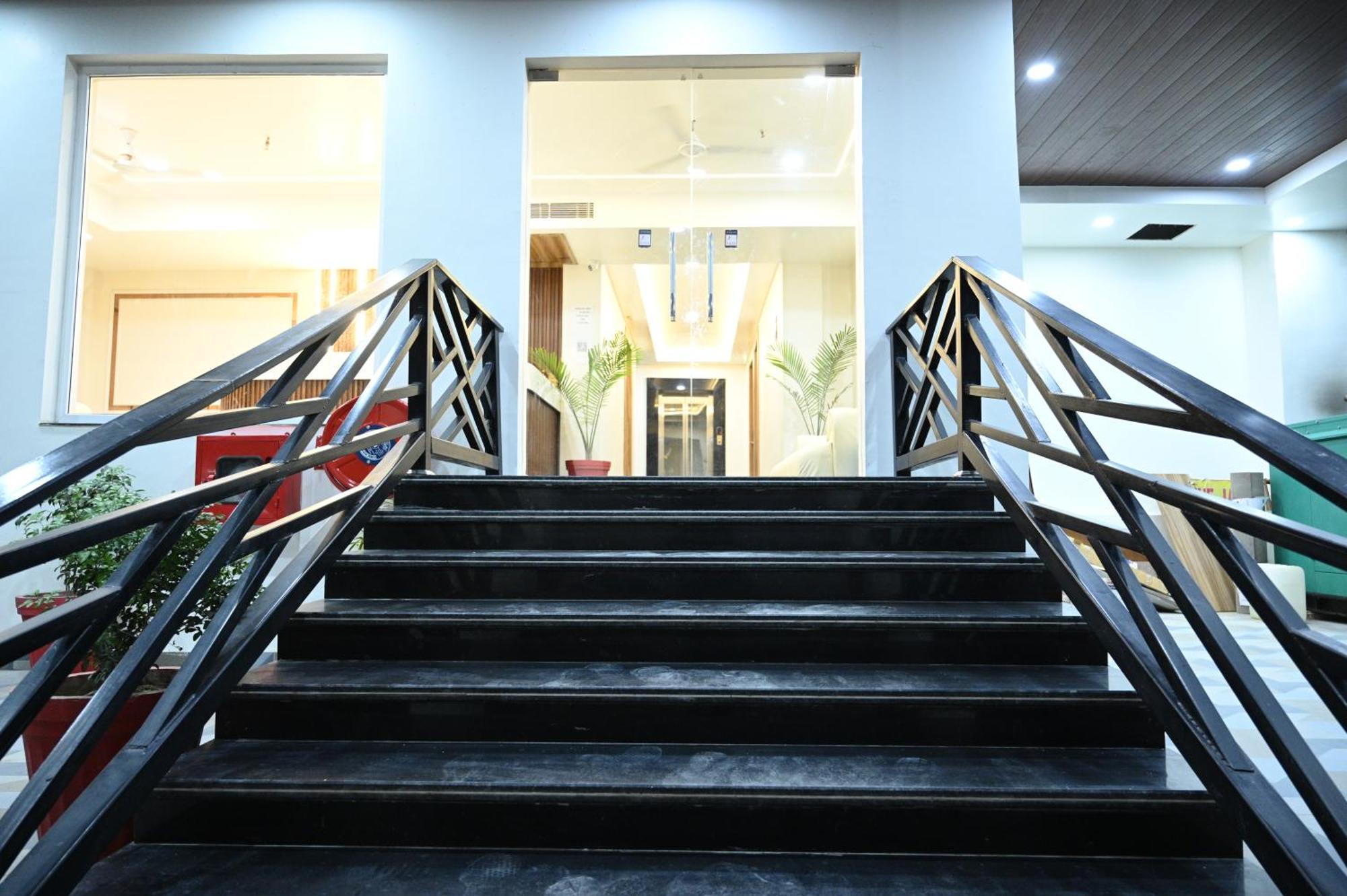 The Janki Hotel Ayodhya Exterior foto